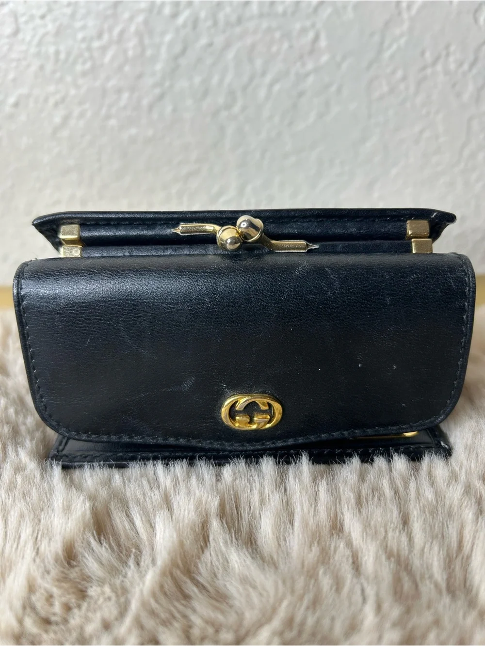 Gucci Black Leather Mini Wallet with Gold Logo and Hardware - Picture 2 of 12